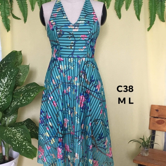 dresses - Picture 1 of 3